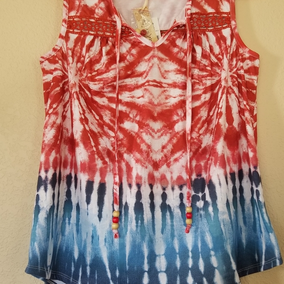 World Unity Tie-Dye Printed Top - Picture 4 of 12